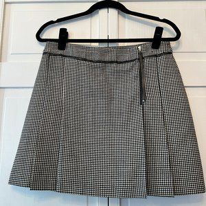 Tristan and Iseut Size 8 Black Plaid Miniskirt with front zip leather accents